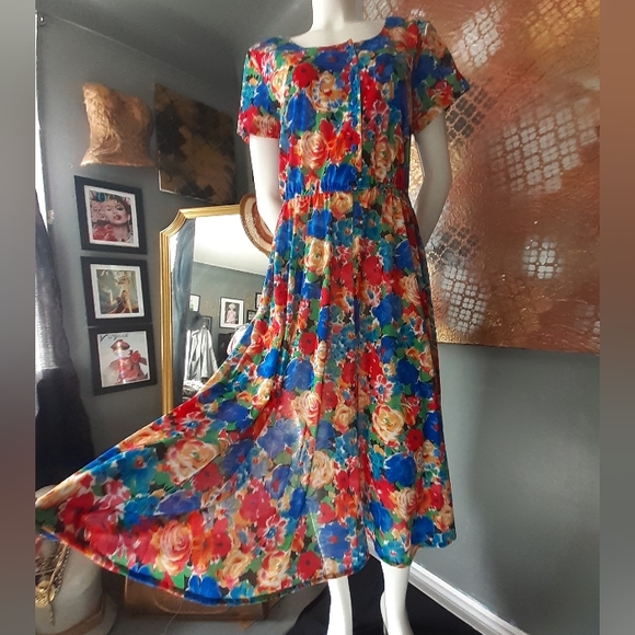 Vintage Floral Multicolor Midi Dress - Picture 8 of 16